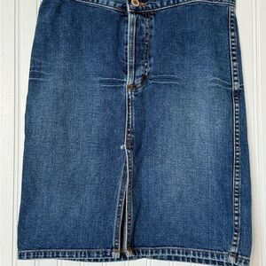 Earl Jeans pencil skirt knee length medium size.